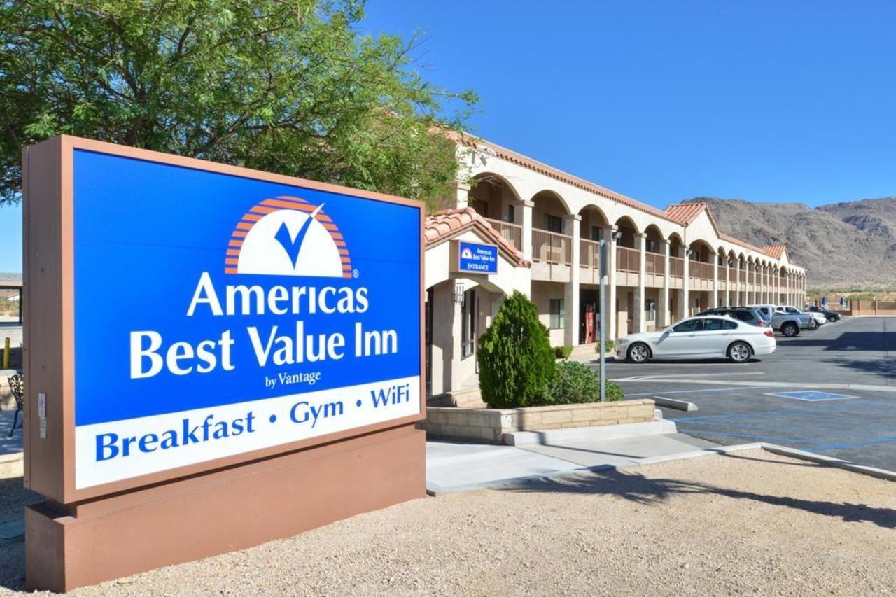 Starlight Inn & Suites Motel 29 Palms Joshua Tree National Park Туэнтинайн-Палмс Экстерьер фото