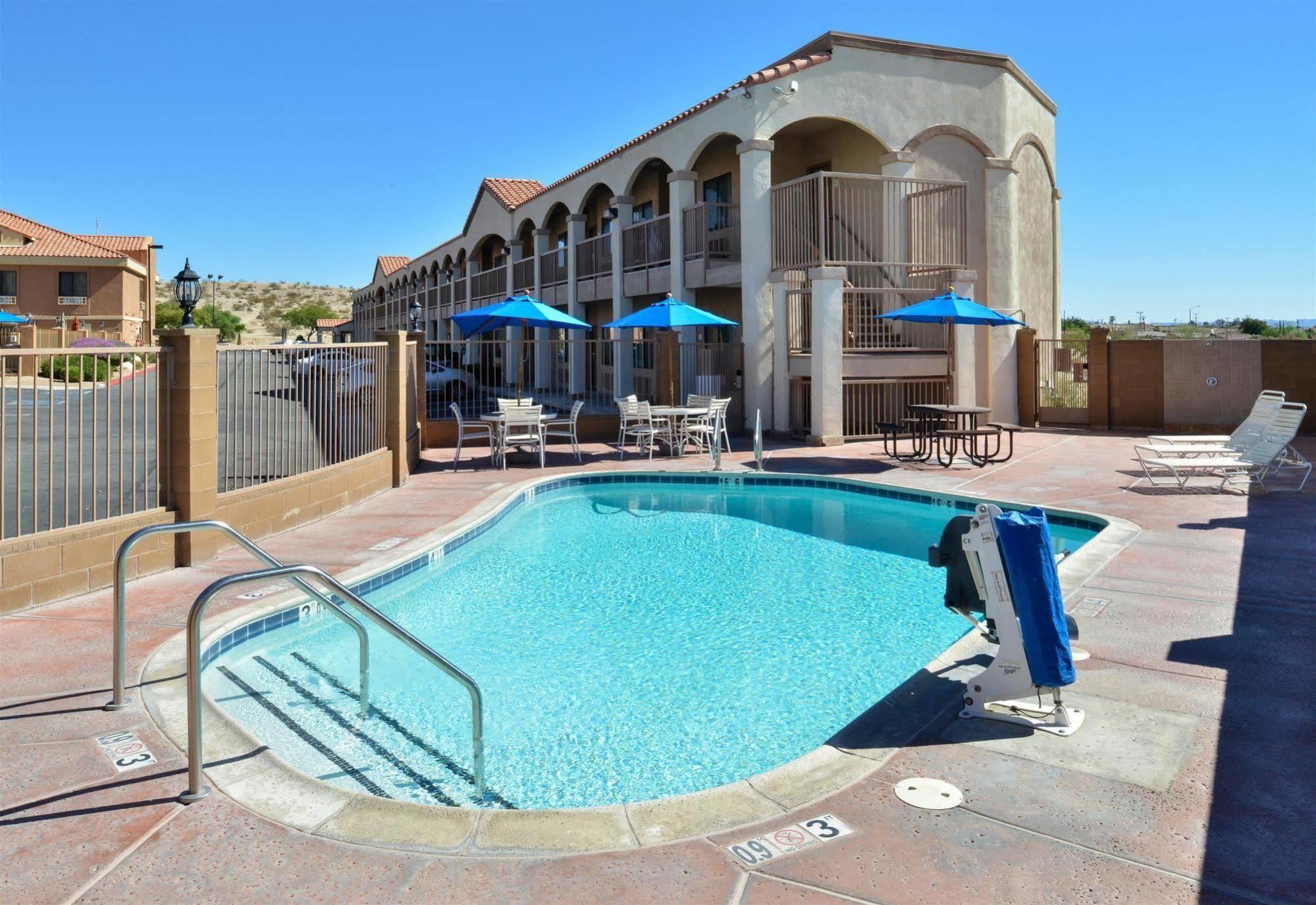 Starlight Inn & Suites Motel 29 Palms Joshua Tree National Park Туэнтинайн-Палмс Экстерьер фото